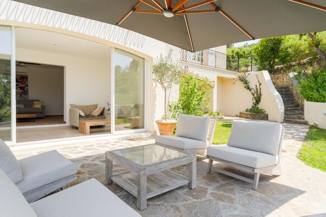 maison à vendre - 8 pièces - 225.0 m2 - LA CROIX VALMER - 83 - PROVENCE-ALPES-COTE-D-AZUR - Century 21 Bianchi Transactions