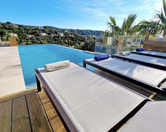 maison à vendre - 7 pièces - 250.0 m2 - CAVALAIRE SUR MER - 83 - PROVENCE-ALPES-COTE-D-AZUR - Century 21 Bianchi Transactions