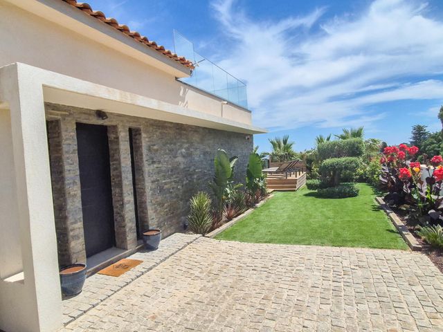 maison à vendre - 7 pièces - 250.0 m2 - CAVALAIRE SUR MER - 83 - PROVENCE-ALPES-COTE-D-AZUR - Century 21 Bianchi Transactions