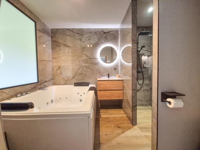 maison à vendre - 7 pièces - 250.0 m2 - CAVALAIRE SUR MER - 83 - PROVENCE-ALPES-COTE-D-AZUR - Century 21 Bianchi Transactions